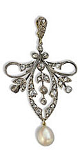 antiker viktorianischer Anhänger 
mit Perle und 
Rosenschliff-Diamanten